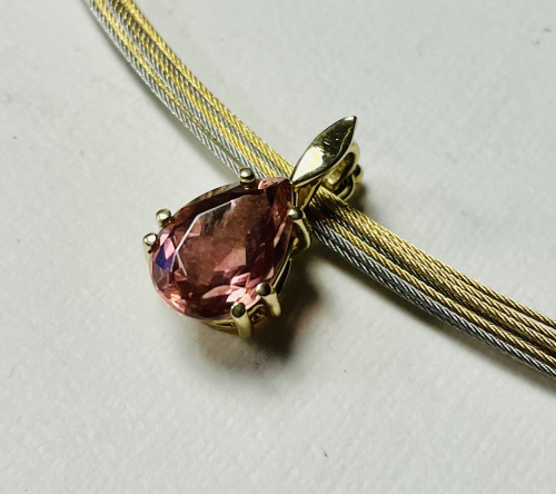 Rosa Turmalin Anhänger B.K. 750GG